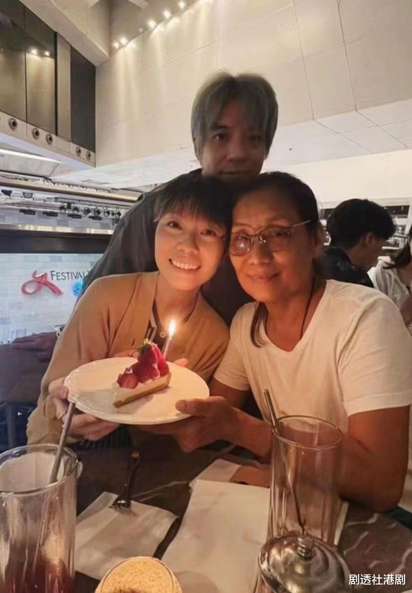 恭喜！香港武打女星明年做外婆，为爱女天天祈福更煲汤给其补身体