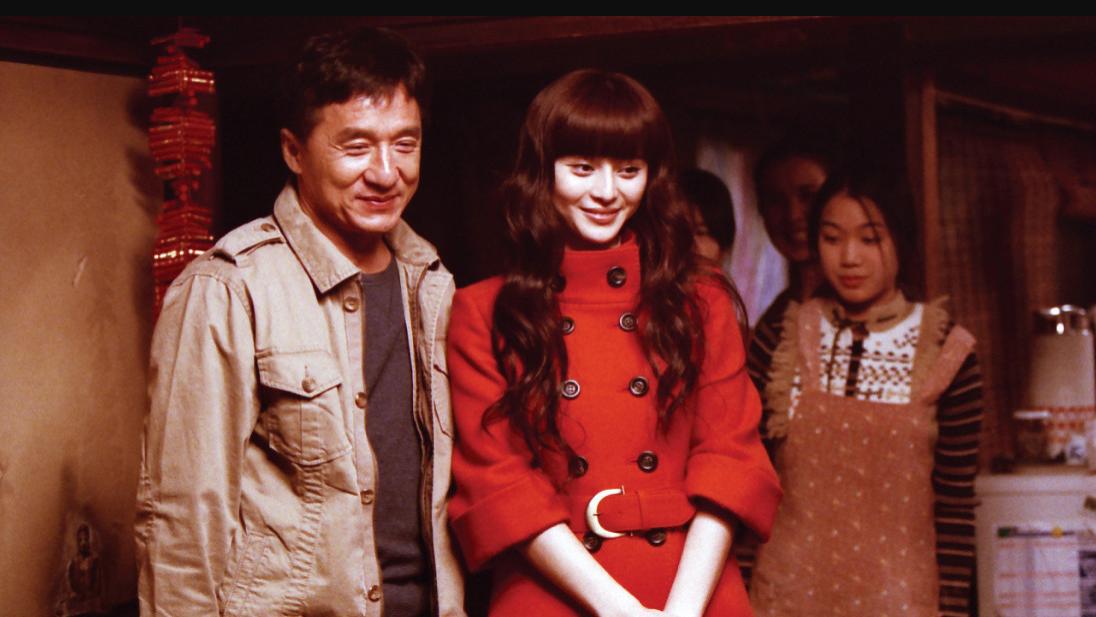 推荐四部大陆不能播的香港限制级电影，第一部就是成龙主演尺度片