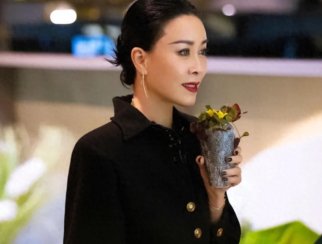 纪委介入调查结果曝光!那英不当行为坐实后辞职,娱乐圈何去何从