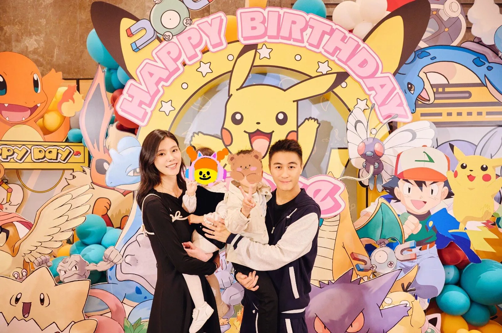 奚梦瑶带娃画面公开，母子三人互动温馨，儿子像爸爸女儿像妈妈