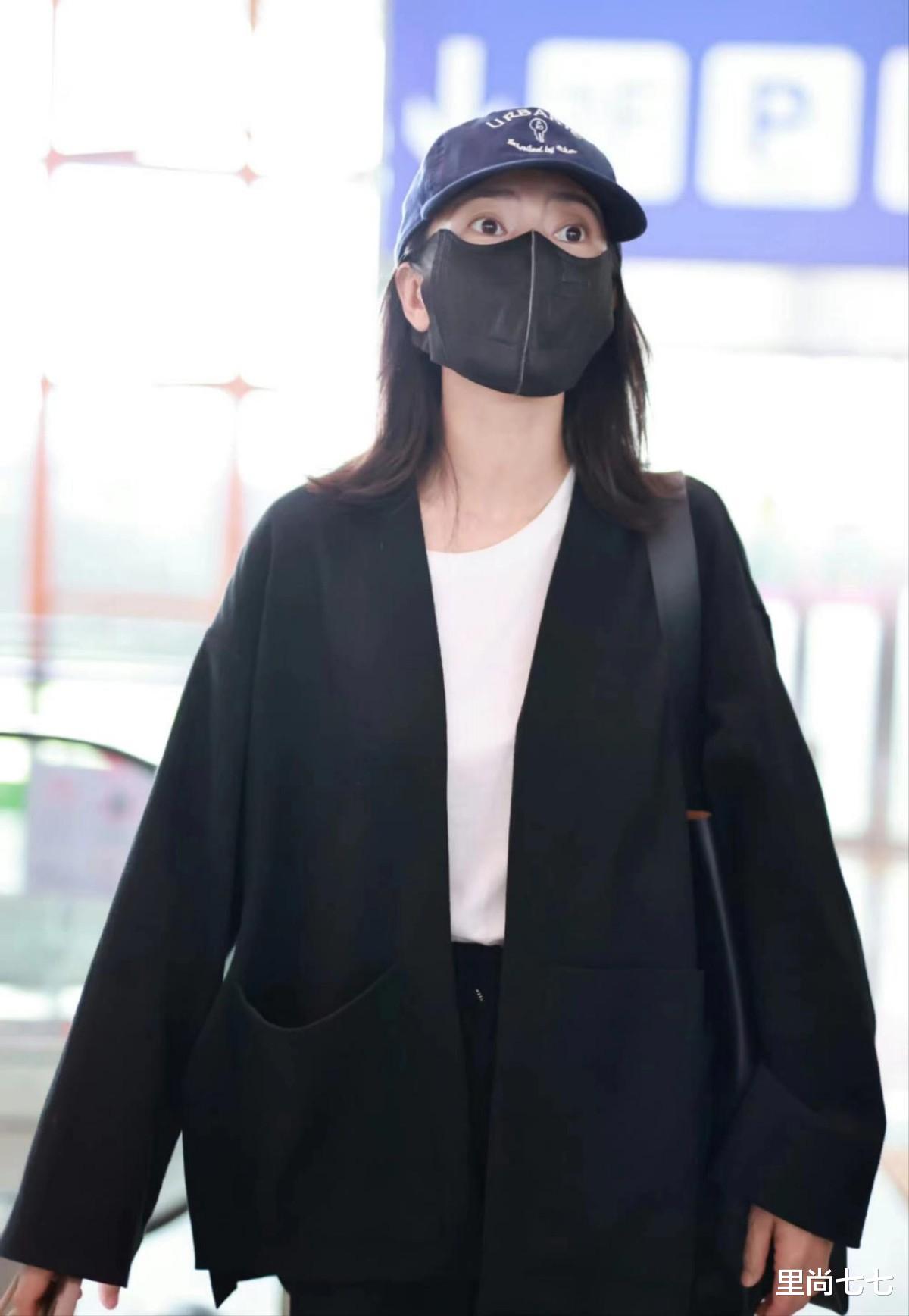 戛纳红毯|高圆圆也扛不住生图了，眼窝凹陷暴露状态，赵又廷陪着似小跟班