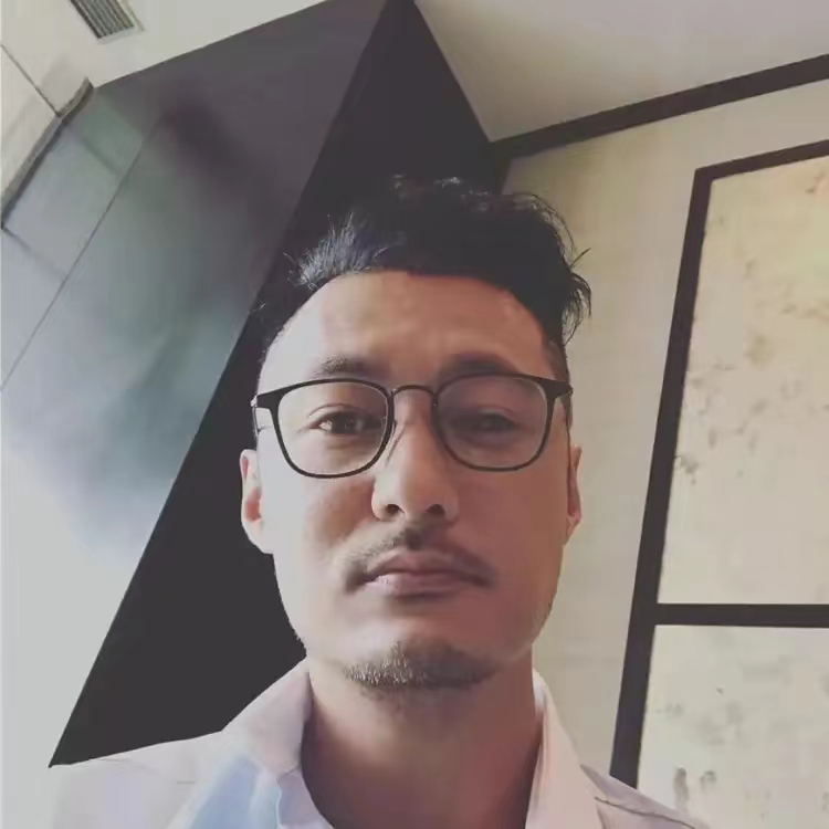 余文乐悼念安倍晋三的行为引发争议：对中国民族感情的不尊重