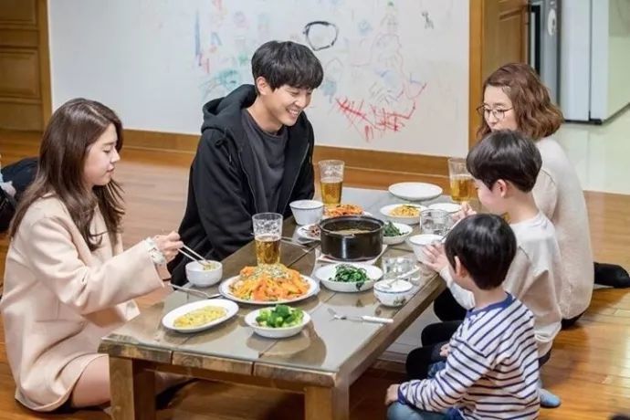 |上班谈恋爱，公司很人性，没有辞退我们