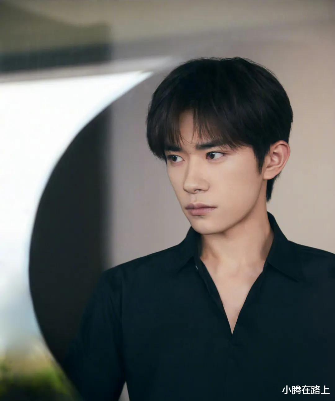 |刘烨获得影帝,是华表奖的自救,也是娱乐圈的妥协