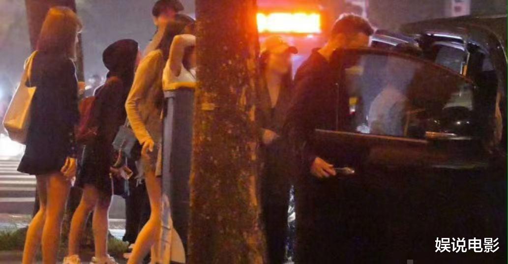 许雅均和多位辣妹泡夜店又被拍,聚餐完换两店,小S经纪人不回应