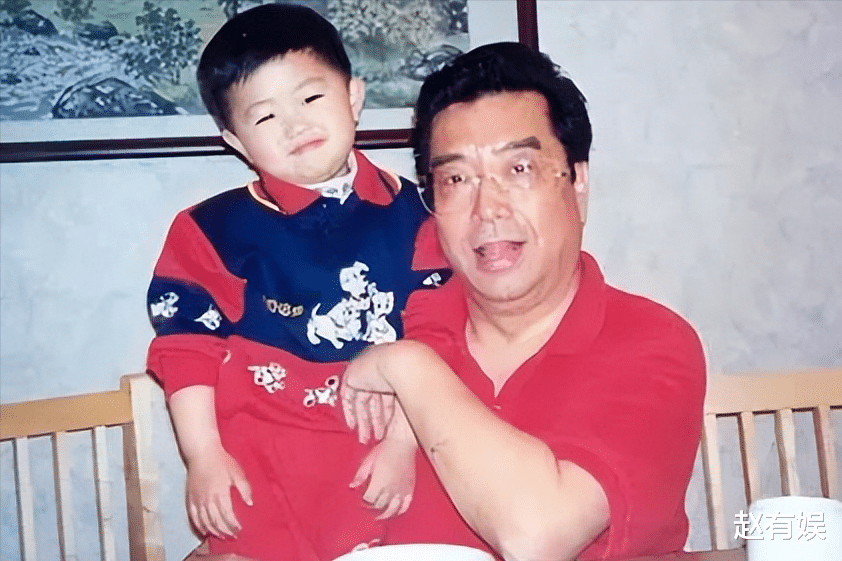 李双江|好走不送！84岁李双江被曝放弃每月3万退休金，带儿子移民国外