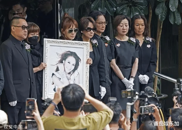 痛心!知名歌手李玟今日葬在武汉,众网友:欢迎武汉姑娘回家