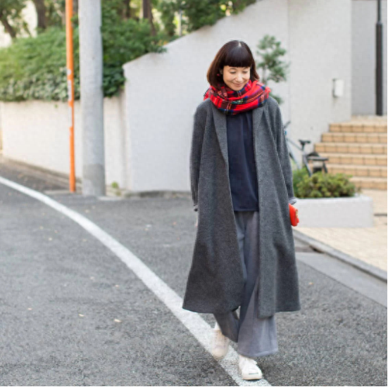 45岁开始慢走,每天坚持走路,用1年的时间,瘦了下来