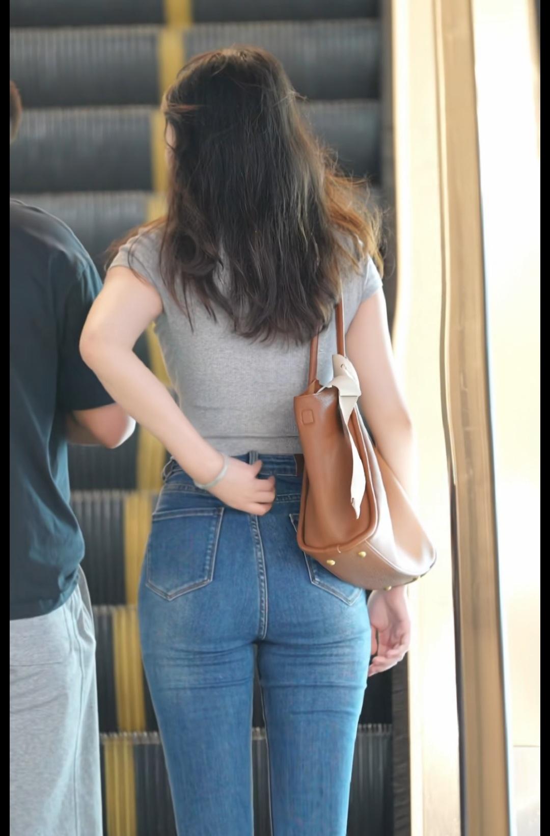 大幂幂的身材还是不错的