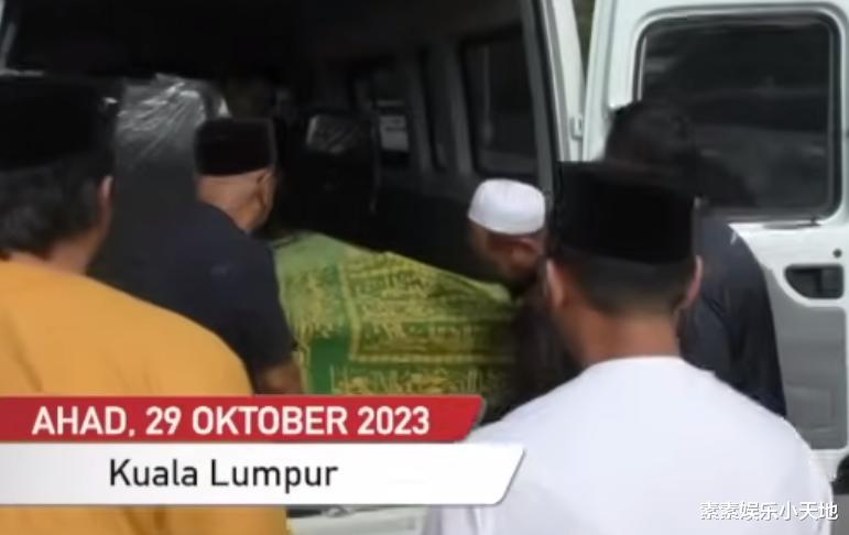 55岁男艺人马德鲁猝死离世，家人公开安葬画面，妻子含泪送别