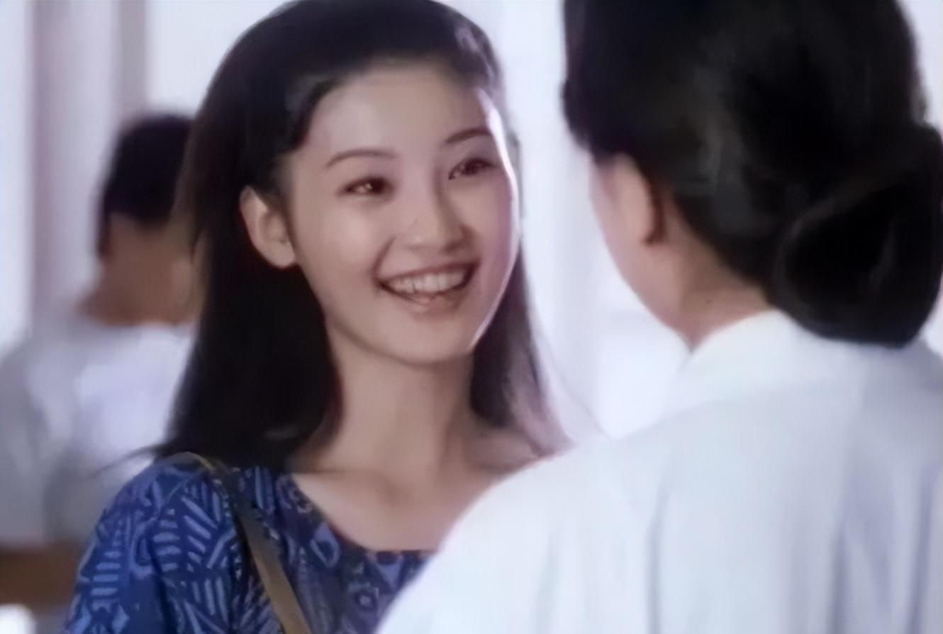 冯小刚又爆一大瓜,妻子徐帆收养的女儿,竟是他的“私生女”