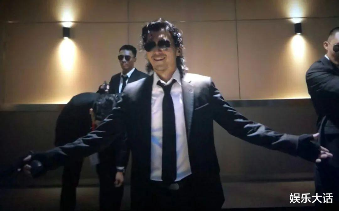 43岁谢霆锋对比43岁陈冠希,骨相老去和皮相老去的差距一目了然