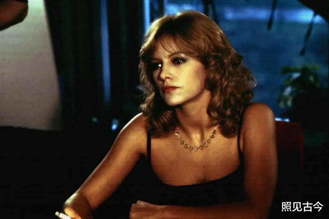 罗密:演活了茜茜公主,14岁独子离世10个月后,43岁的她心碎而亡