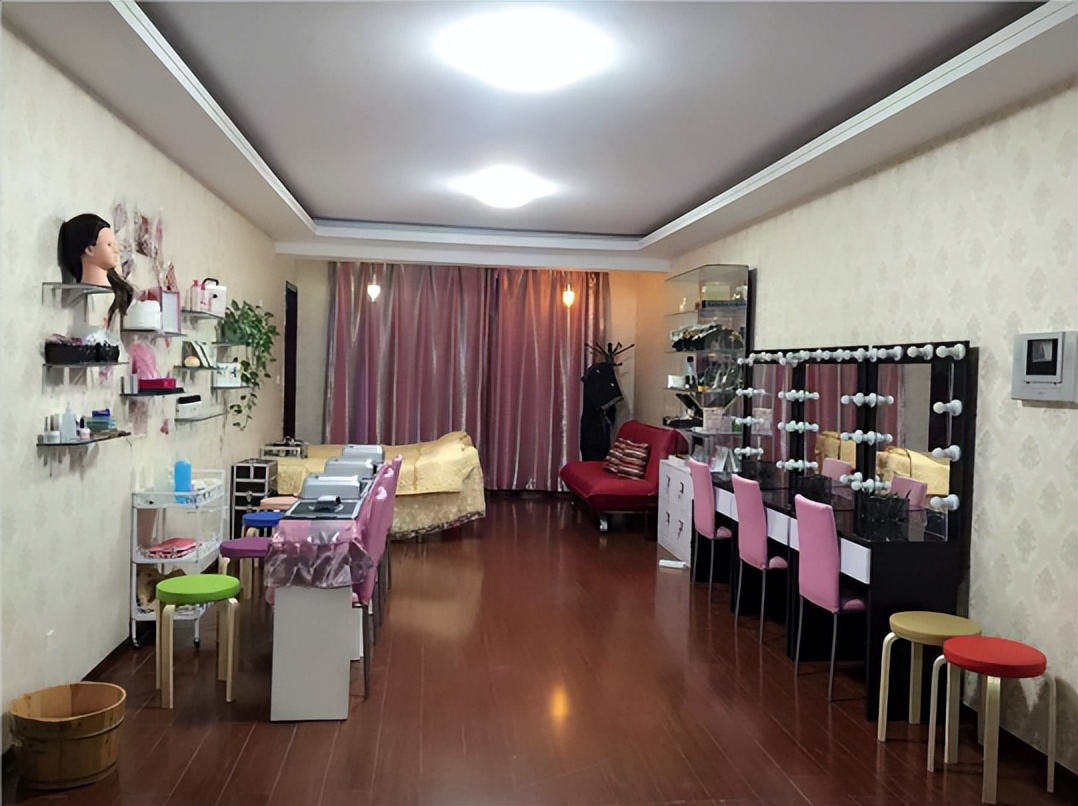 我高中辍学,29岁到澳洲留学,当地女人没身材焦虑,再胖也自信