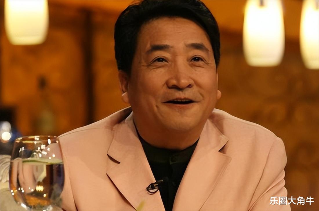 善恶终有报!当初不顾妻女反对收养孤儿的姜昆,如今走上康庄大道