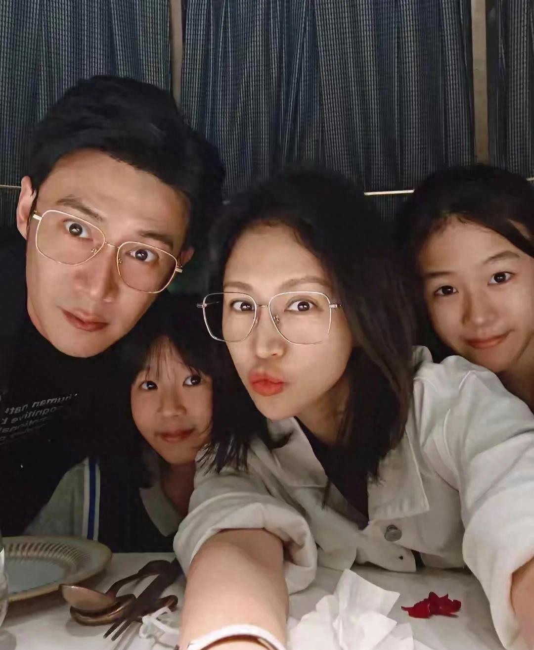 鲍蕾因材施教,贝儿青春期只穿潮牌,小叶子随陆毅夫妇不走奢华风