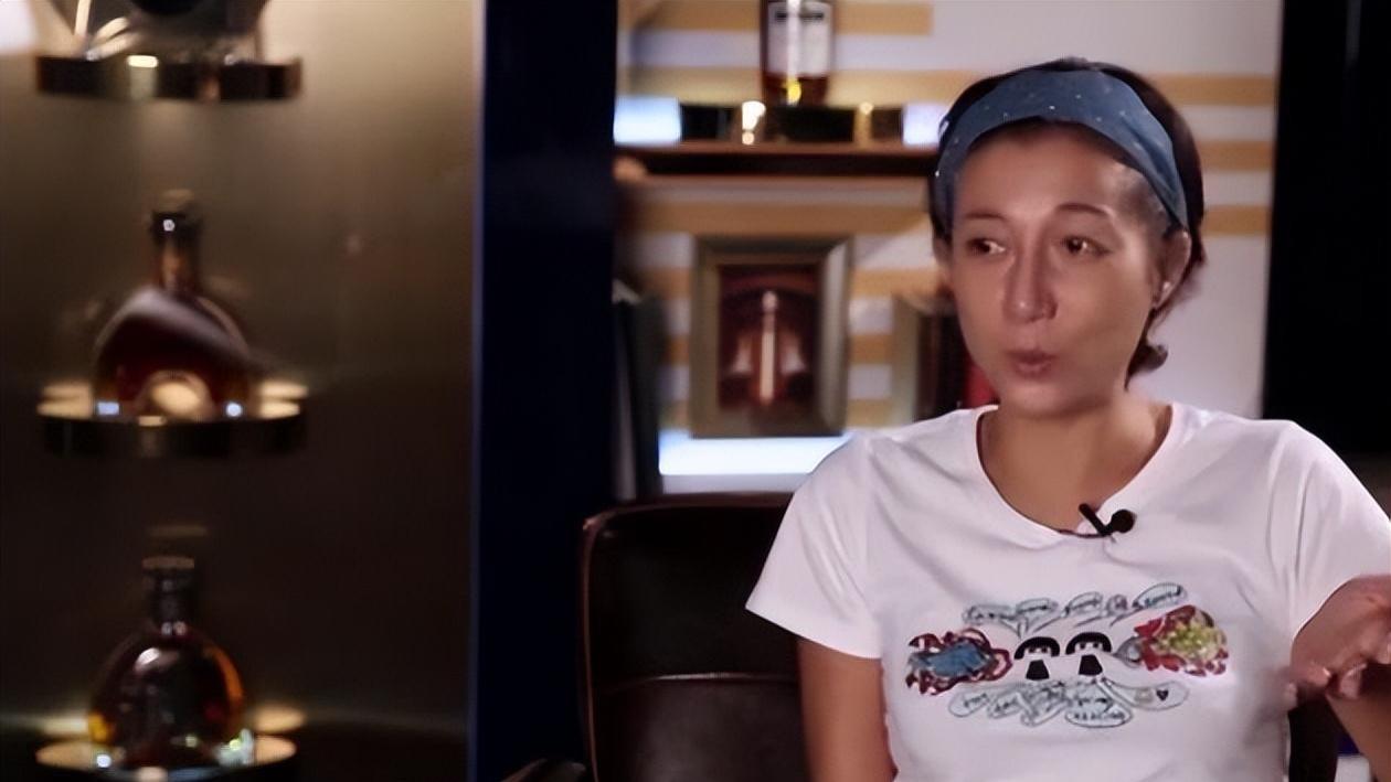 宁愿异国流浪也不回国，“小龙女”吴卓林，已经走上了另一条大道