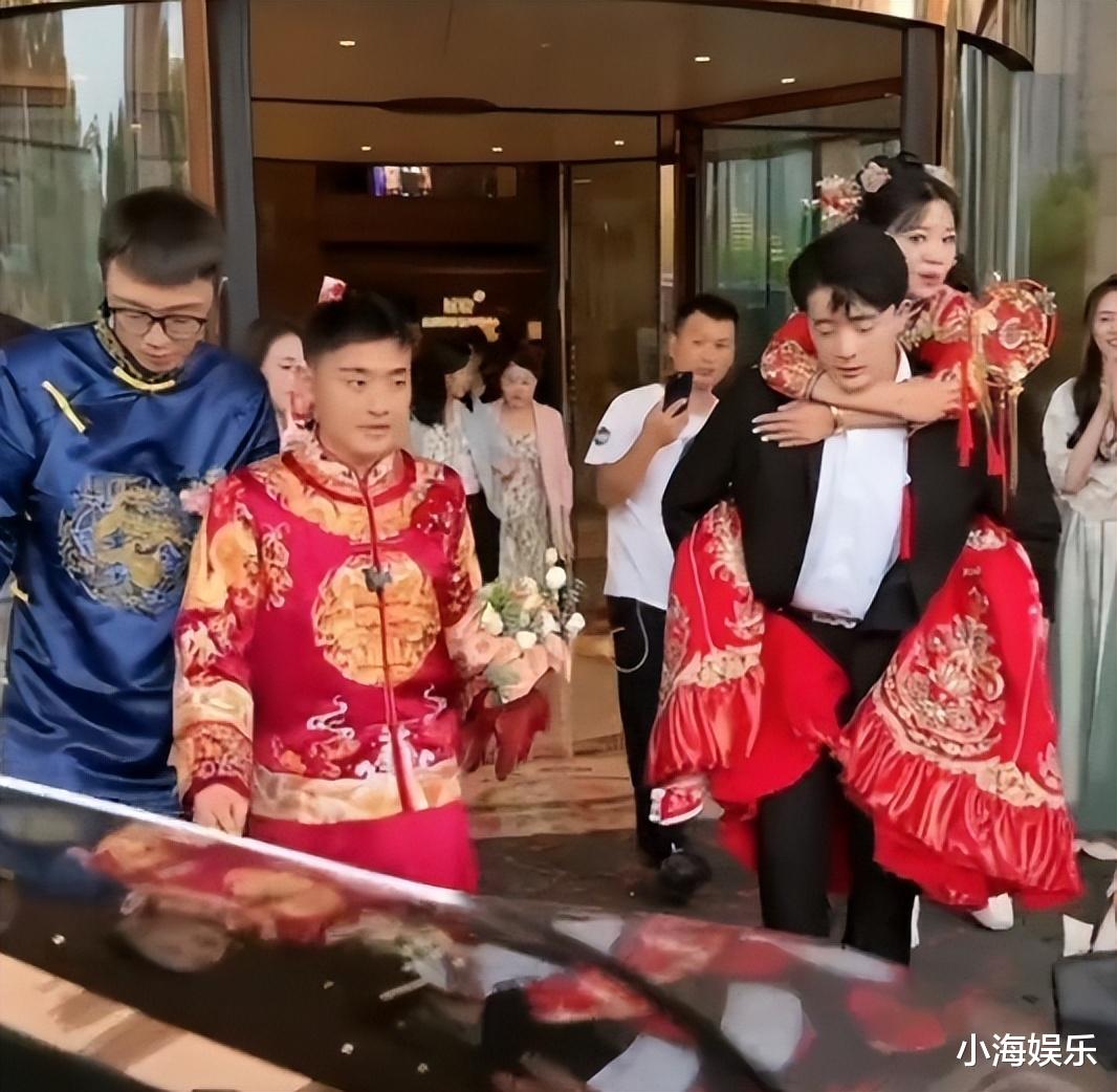 三只羊于天奇大婚,和女友恋爱14年修成正果,小杨哥带众徒弟祝贺