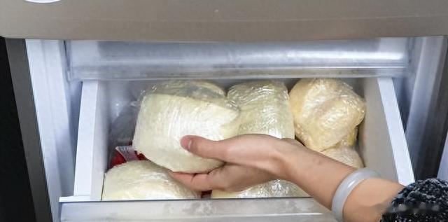 馒头|冷冻馒头不能吃,超过3天就会长黄曲霉素?不敢吃的都来看看