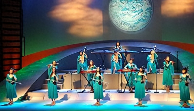 当年爆火的“女子十二乐坊”，放弃中国到日本发展，如愿了吗？