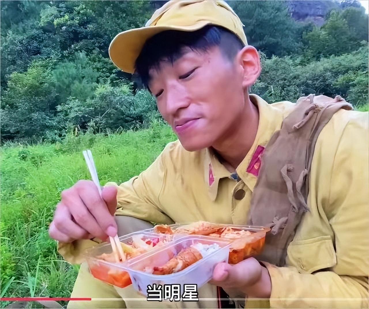 横店20万群演现状:美女泛滥成灾,懒汉遍地,这些人该何去何从