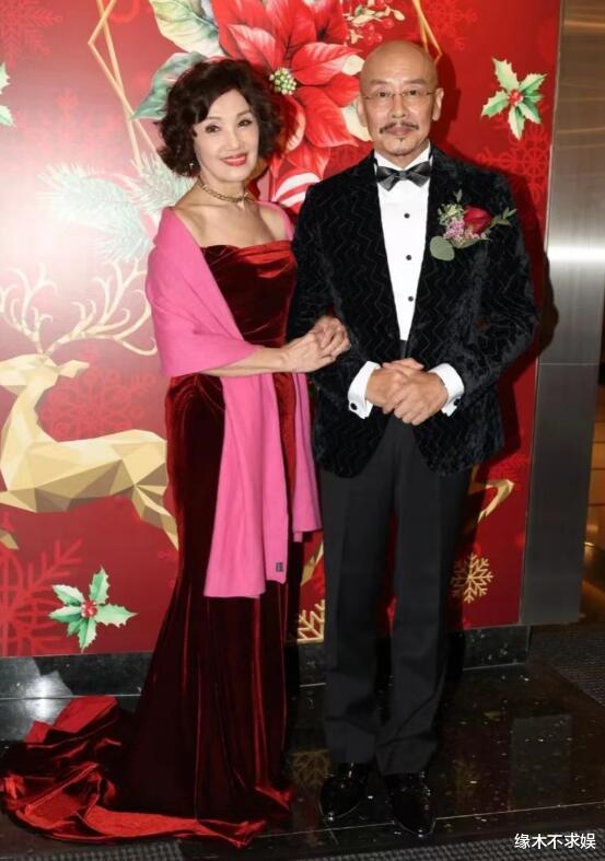 许绍雄女儿大婚众星云集!欧阳震华宣萱挽手,黄日华苗侨伟现身!