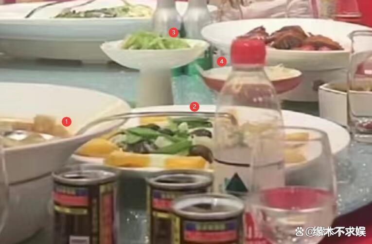 章若楠回温州参加妹妹婚礼,一身行头近10万,温州酒席菜色引争议