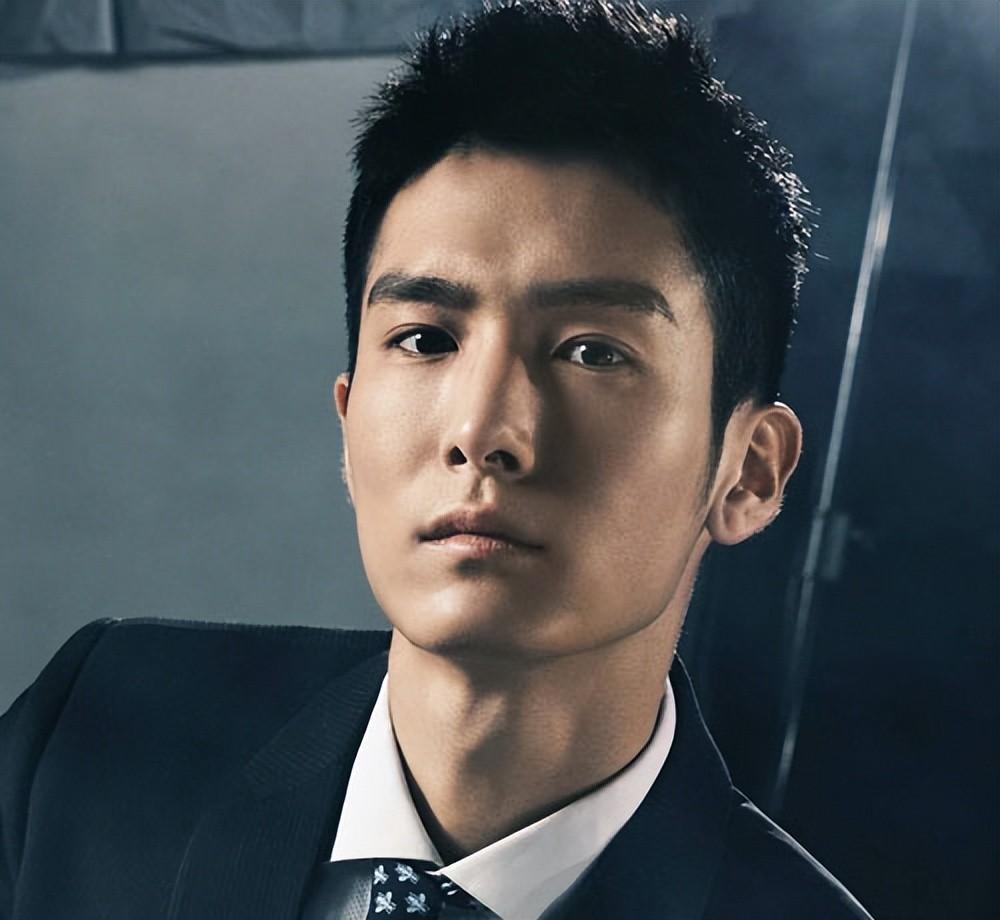 在娱乐圈昙花一现的10位明星,以前是男神女神,如今“无人问津”