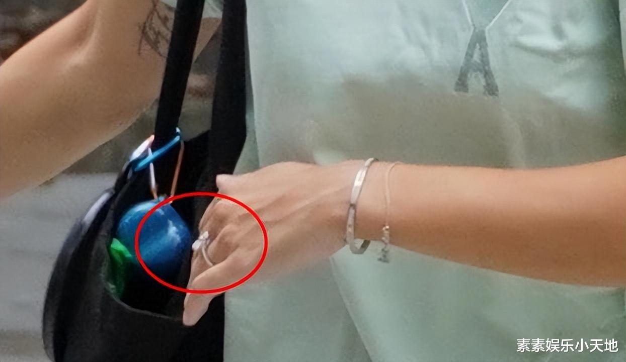 黄心颖已登记结婚,戴超大钻戒秀恩爱,泥鯭化身保镖全程护妻