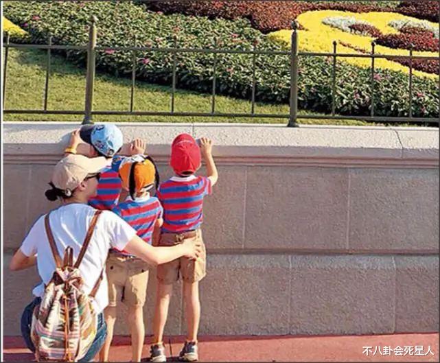 曝光长子正脸，低调了12年的梁洛施，终于“不怕”李嘉诚了