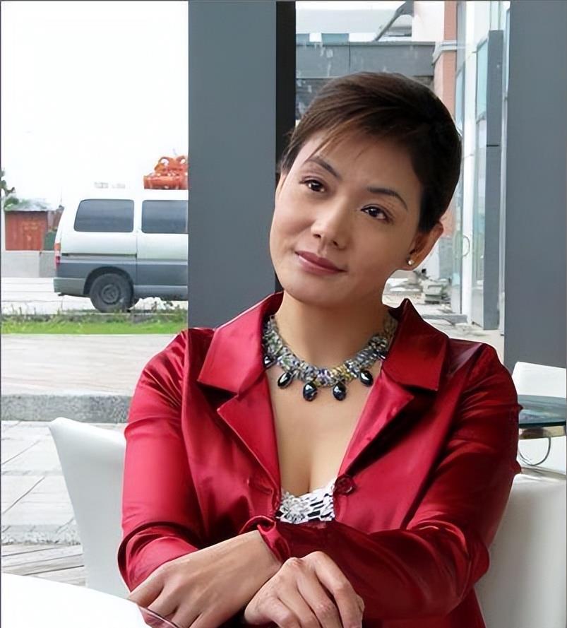 拍戏26年劳累过度身亡，过亿资产被4个弟妹榨干，自愿捐器官救了8人