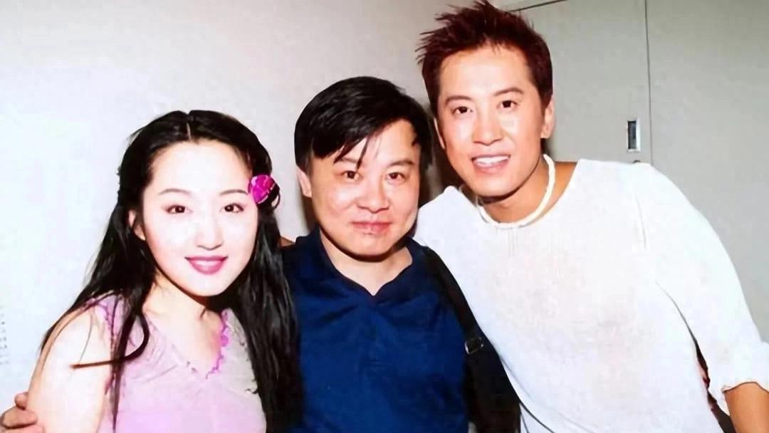 赖文峰现状曝光！娶小23岁娇妻，眉眼像极旧爱杨钰莹，儿子已6岁