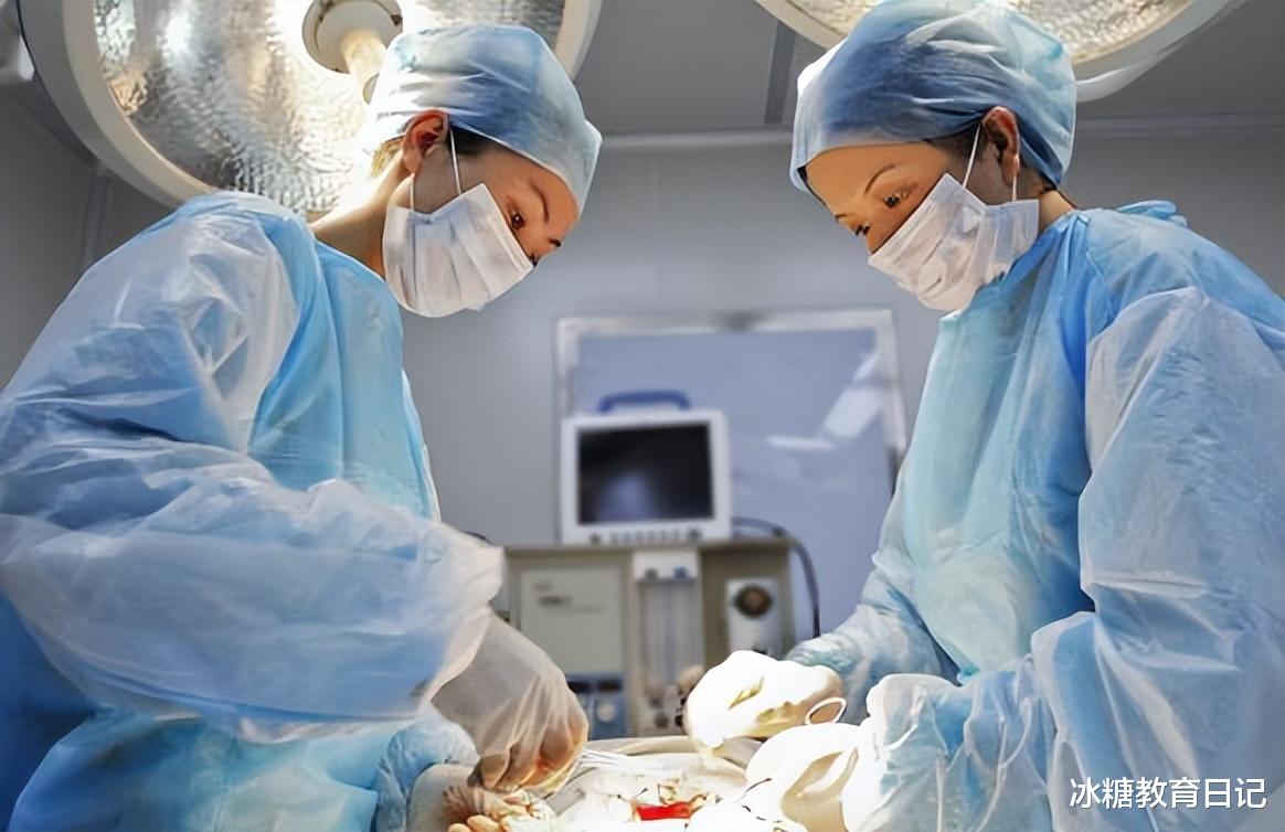 医学生|家无余粮莫学医?医学生数量逐年上涨,但多地三甲招聘无人问津