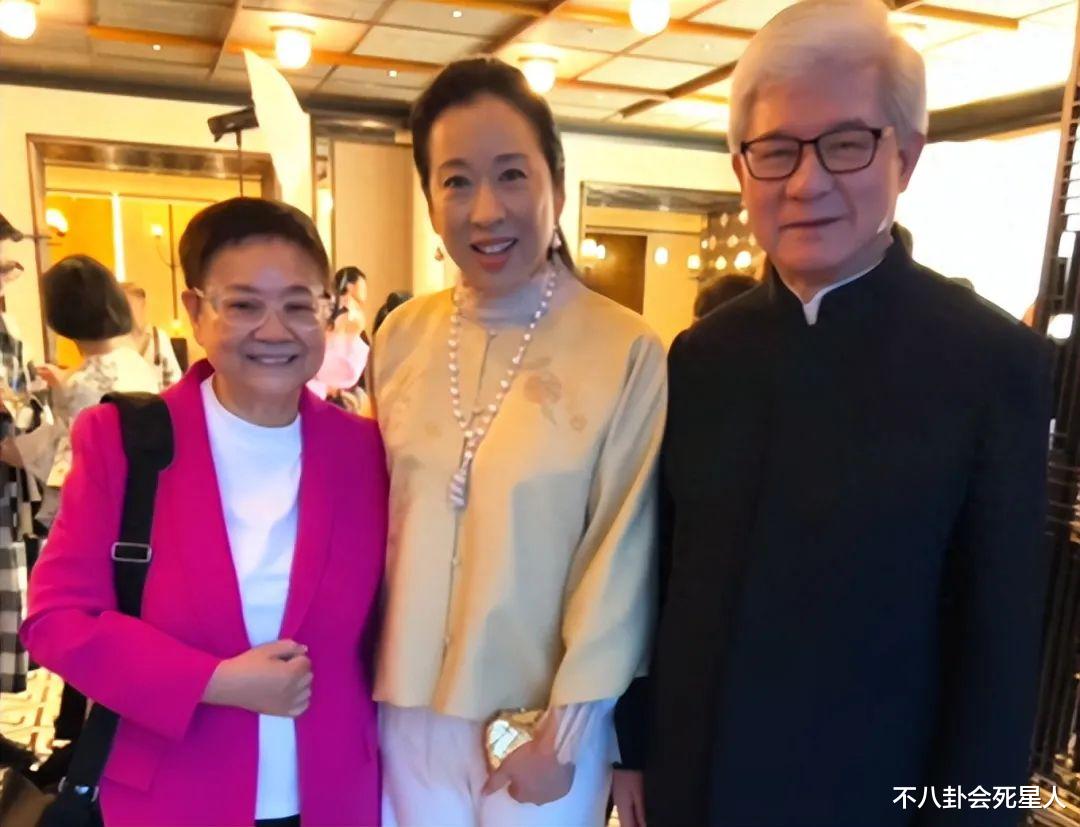 曝65岁朱玲玲二次净身出户离婚，她的一生都在为长子霍启刚铺路