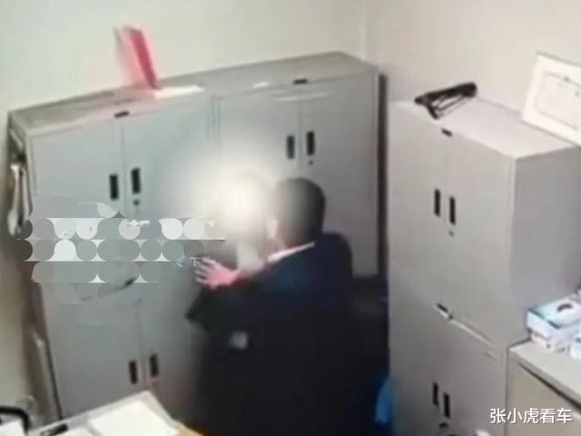 电子竞技|上海殴打同事的银行员工身份曝光: 业务主管,惯犯,瞧不上外地人