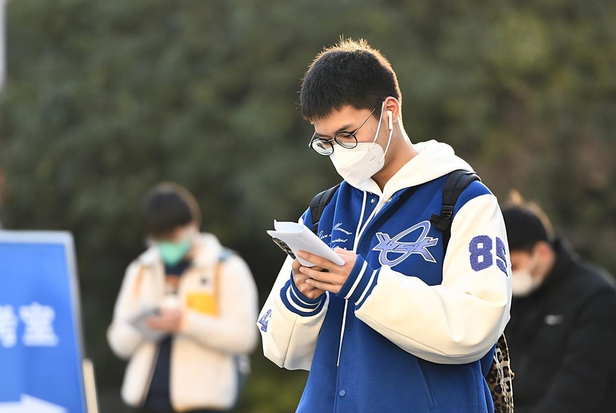 素质教育|为何九成人考不上编制?老领导一番话,扯下了铁饭碗的“遮羞布”