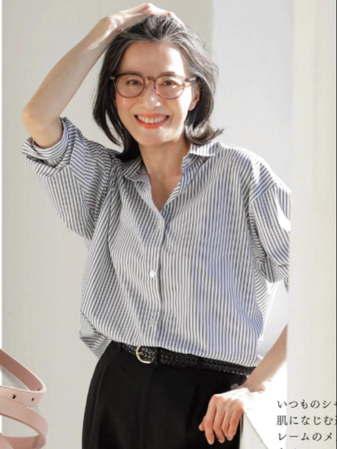 穿衣搭配 被日本奶奶惊艳了:白发不染,衣松而不垮,到老都是一枝花