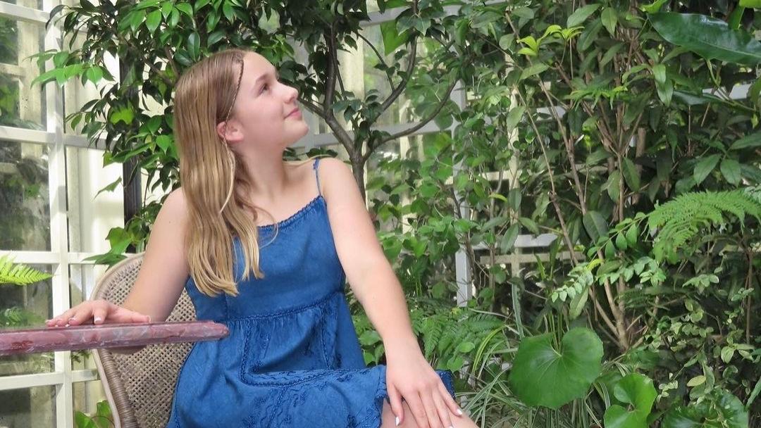 贝克汉姆全家为爱女庆12岁生日，小七又瘦又美，身高超过妈妈