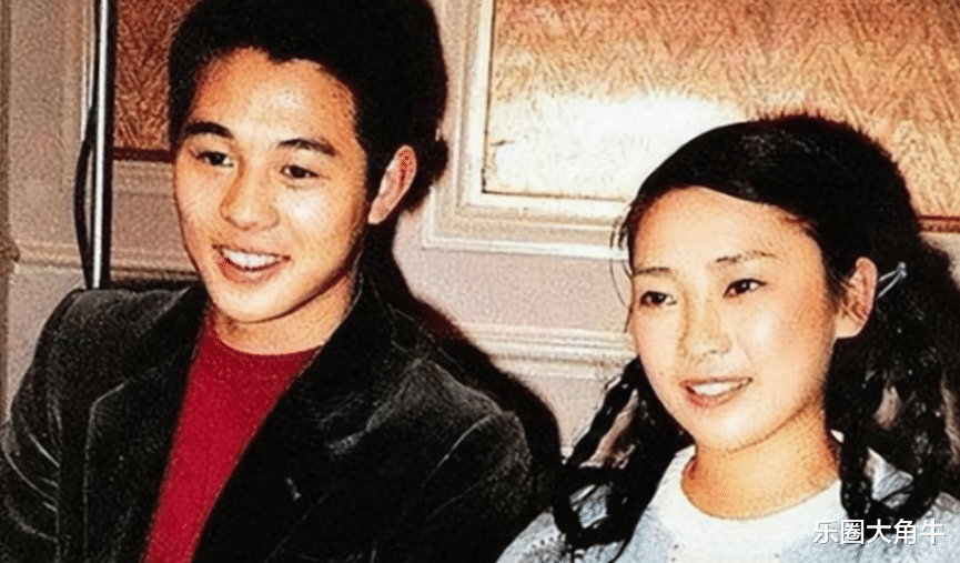 同样是李连杰基因,把黄秋燕女儿和利智女儿一对比,差距就出来了