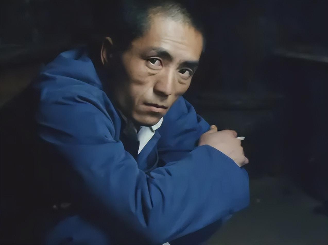 “一代国师”张艺谋:跌落神坛,晚节不保,文艺人设竟然都是伪装