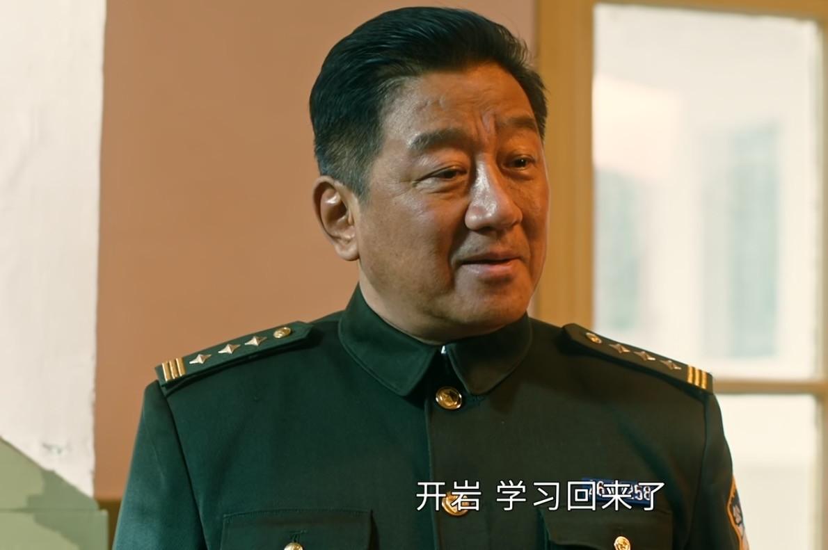 许芳铱|《他是谁》口碑大爆,躲过了女主陈雨锶,却被33岁女三号给惊艳了!