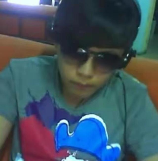 12年过去,拒绝“官二代”求爱被泼汽油毁容的周岩,过得还好吗?