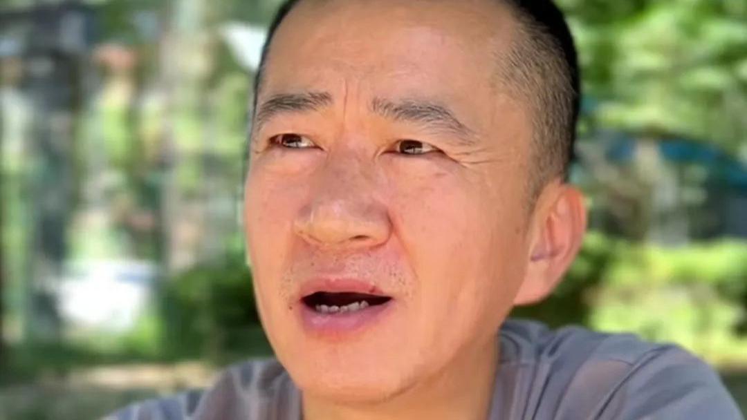 39岁演员云南直播带货，因销售额不佳，被赶出酒店