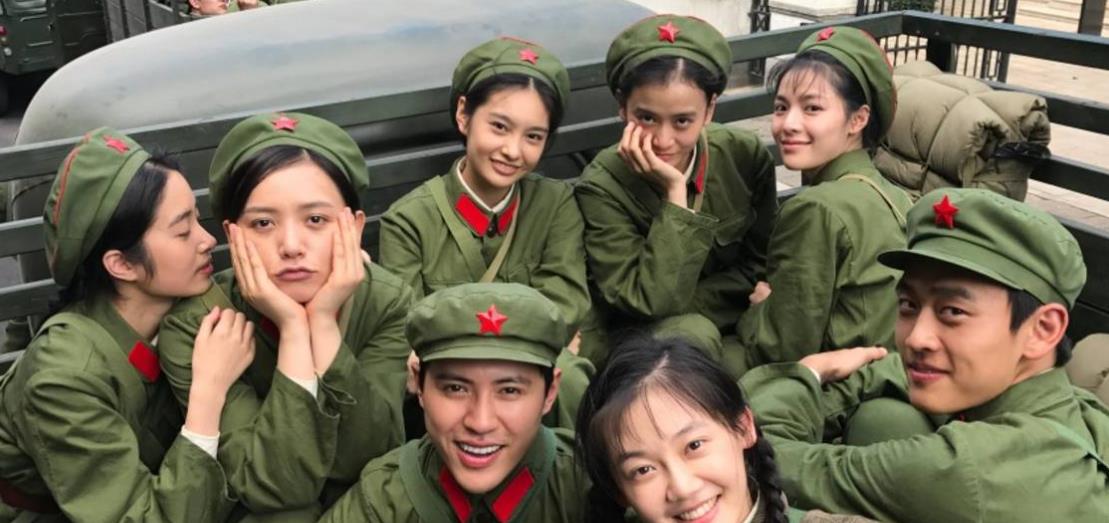 冯小刚直言：她太能装了，一辈子都别想红！更别提拿奖了！