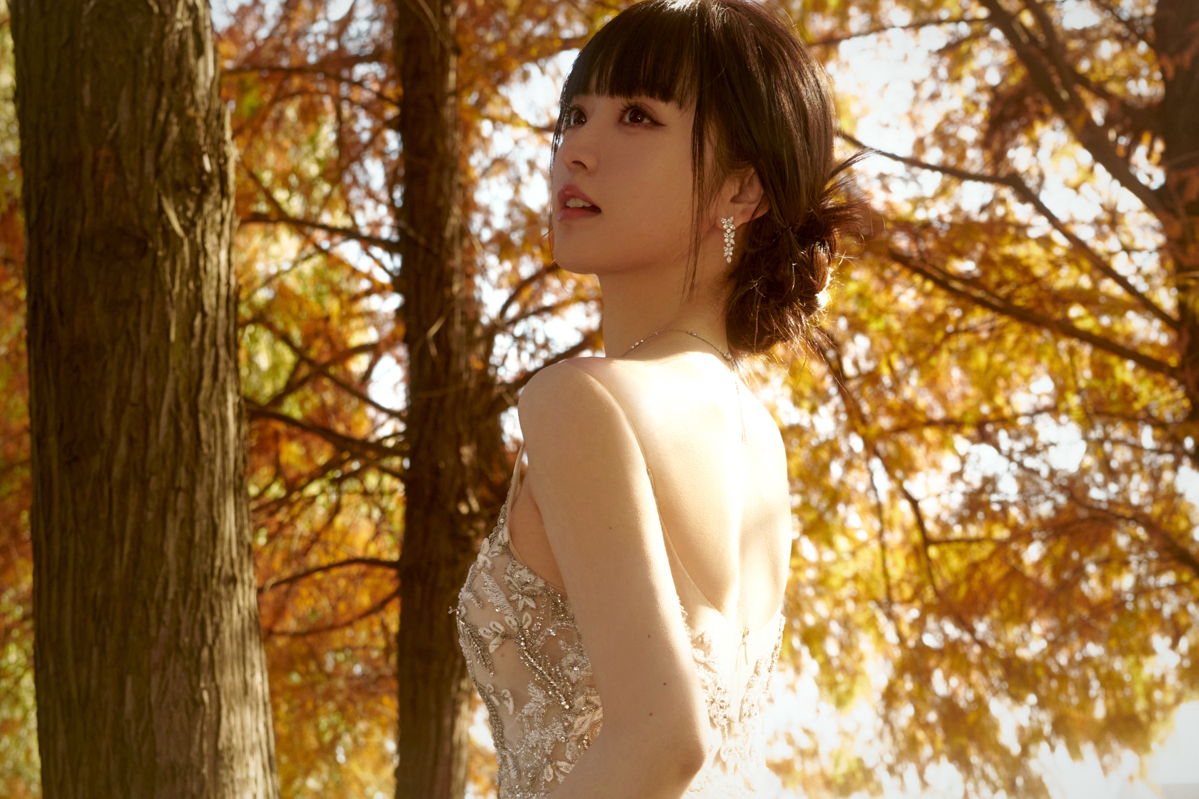 田曦薇甜妹变御姐？网友惊呼：礼服太火辣！