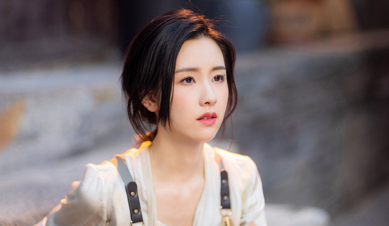 气质和骨相有多重要?36岁刘诗诗和30岁陈都灵站在一起,高下立判