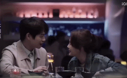 44岁秦岚的爽文人生：只恋爱，不结婚，住千万豪宅！