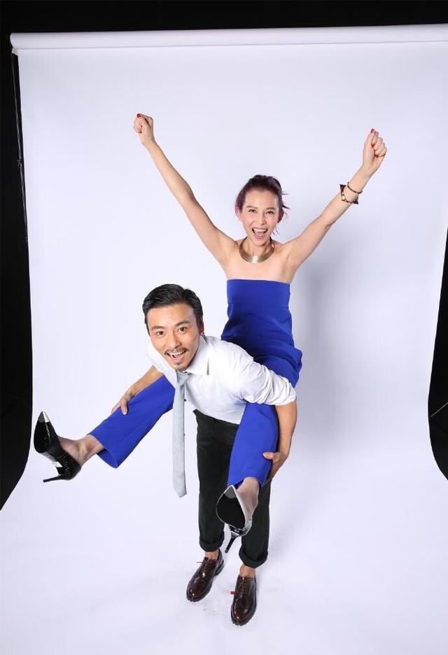 |蔡少芬这组定妆照我还是第一次见!原来她本人这么瘦,腰细腿又长