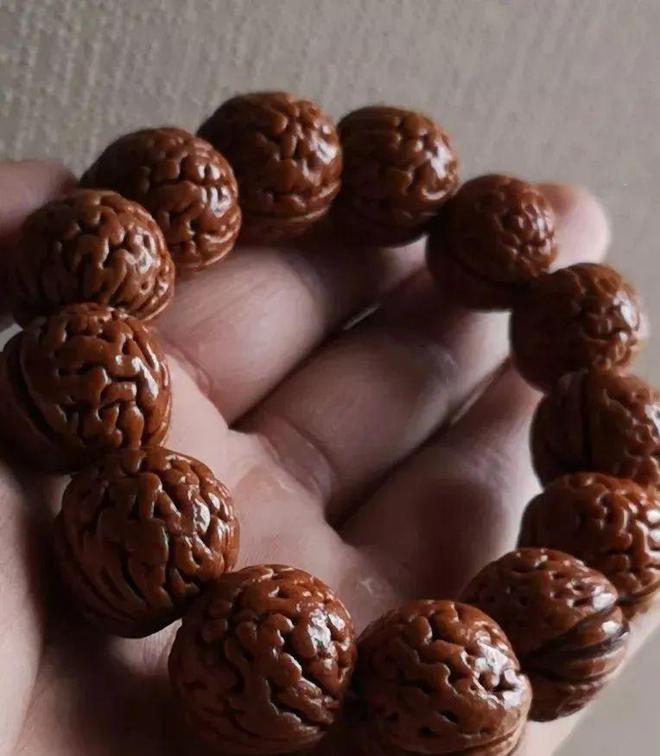 硬汉风不够硬?手串这么配,够硬了吧!