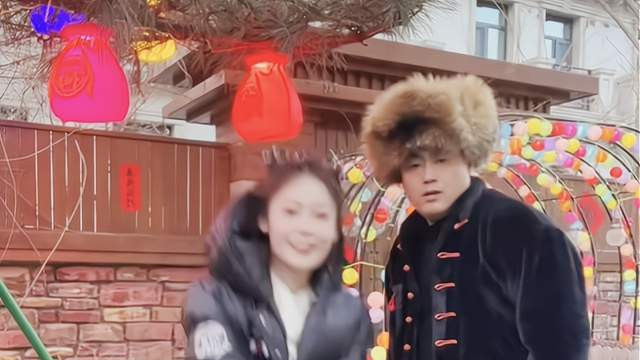 宋晓峰|宋晓峰父女罕有同框贺新年！19岁女儿颜值出众，意外曝光奢华豪宅